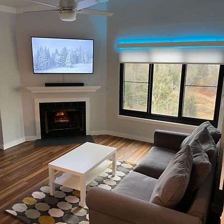 Modern Condo With Ski In & Ski Out - Silver Creek Lodge, Snowshoe Kültér fotó